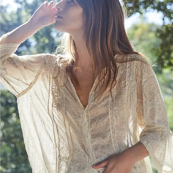 FP Magnolia Pearl Vintage-Inspired Malee Blouse in Ravi - Picture 3 of 4